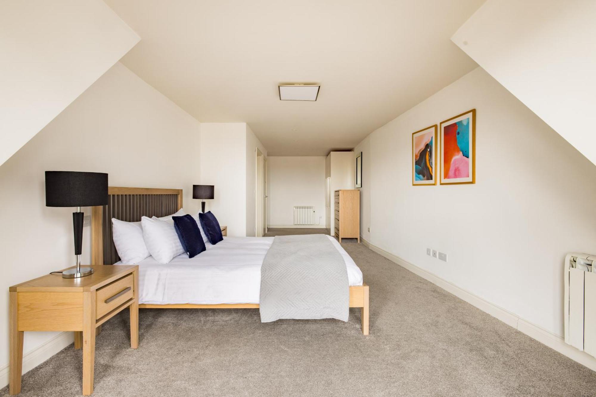 Apartamento Charles Hope Staines Centre Exterior foto